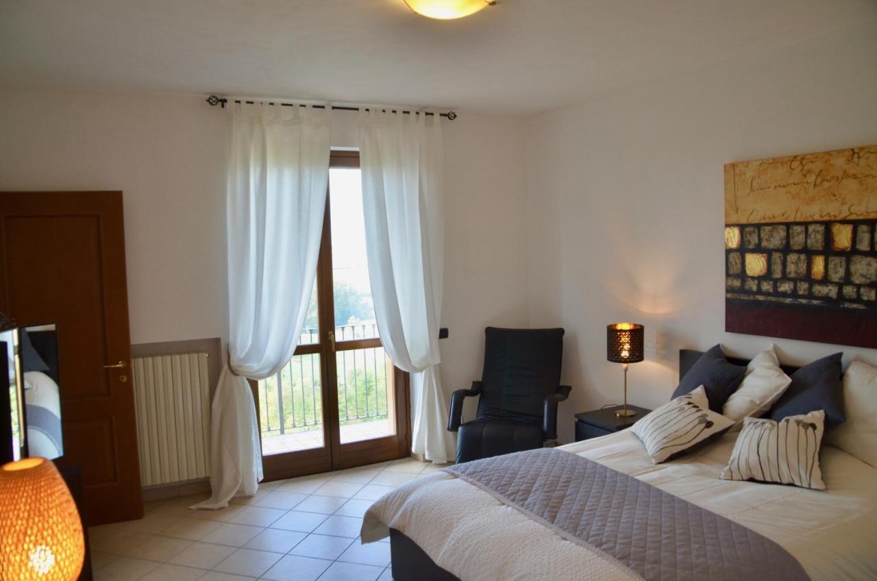 Villa Patrizia Moncalvo Luaran gambar